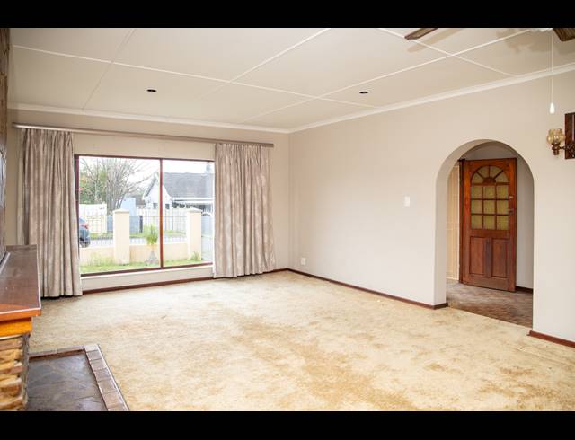 3 BEDROOM HOUSE FOR SALE IN WILLOW PARK